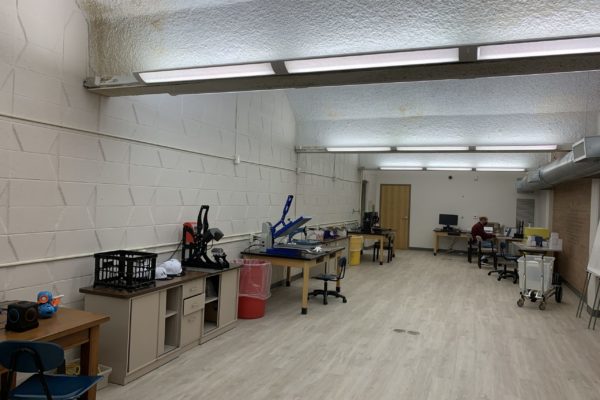 makerspace 2 with equipment on both left and right sides